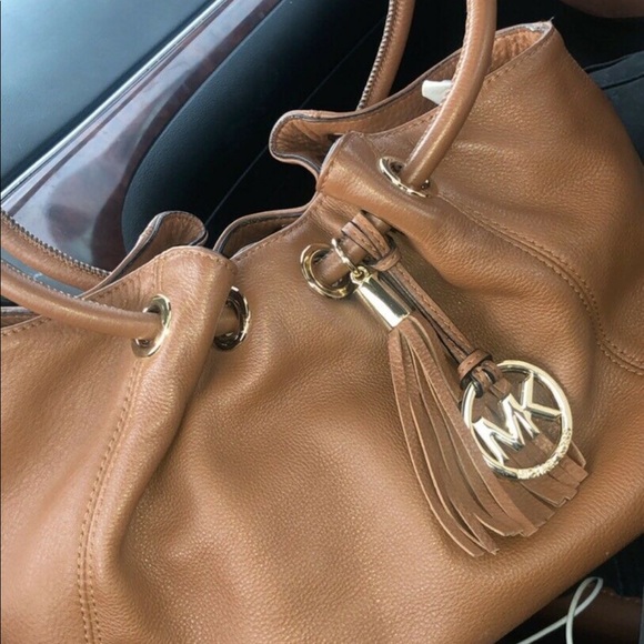 Michael kors purse - Picture 1 of 3